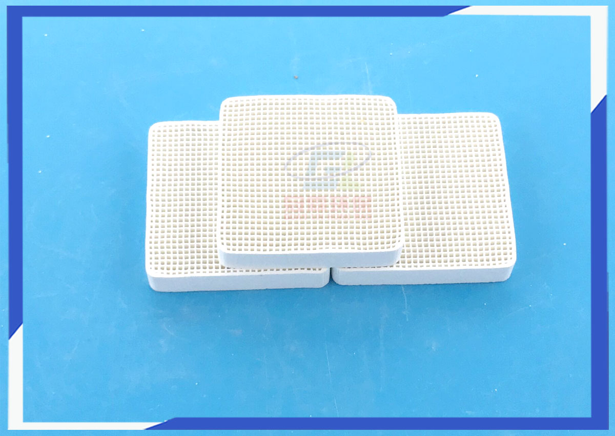 鋯莫來(lái)石蜂窩陶瓷過(guò)濾片